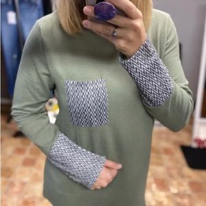 BOUTIQUE Solid Knit Chevron Print Pocket/Cuff L/S Top NEW!